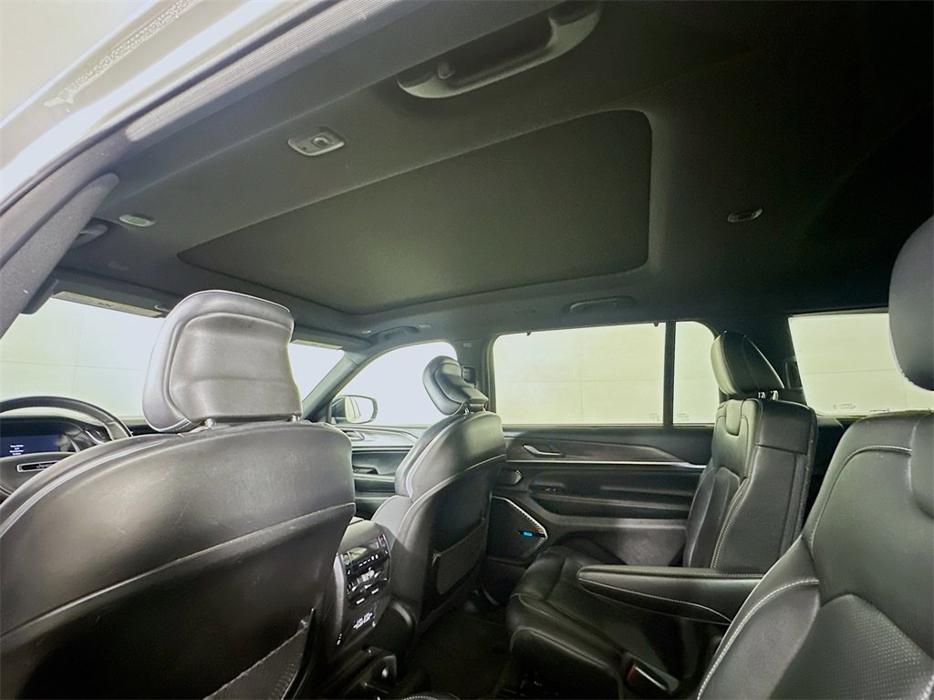 Used 2021 Jeep Grand Cherokee L Overland w/ Luxury Tech Group IV image 13