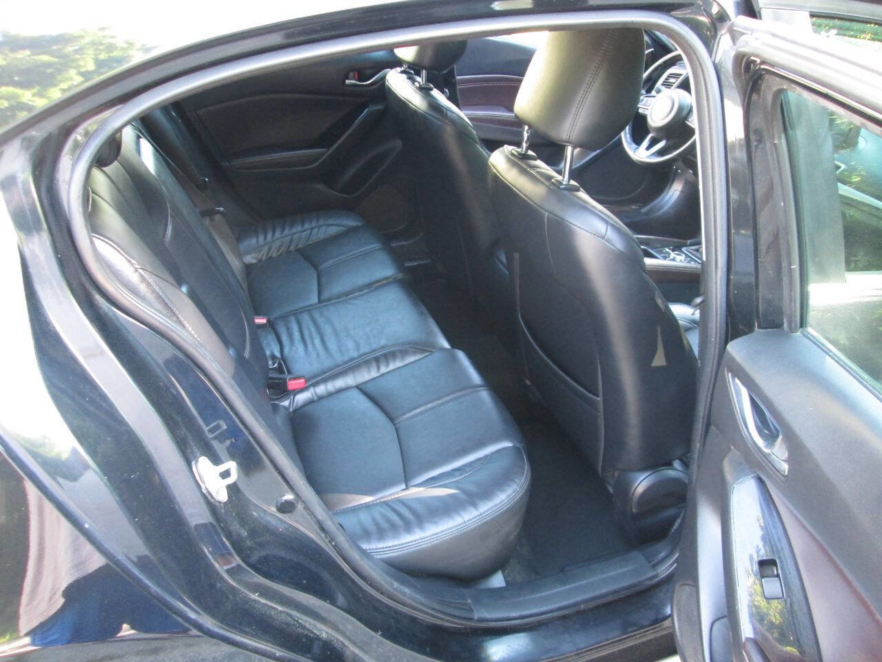 Used 2017 MAZDA MAZDA3 Touring FWD image 16