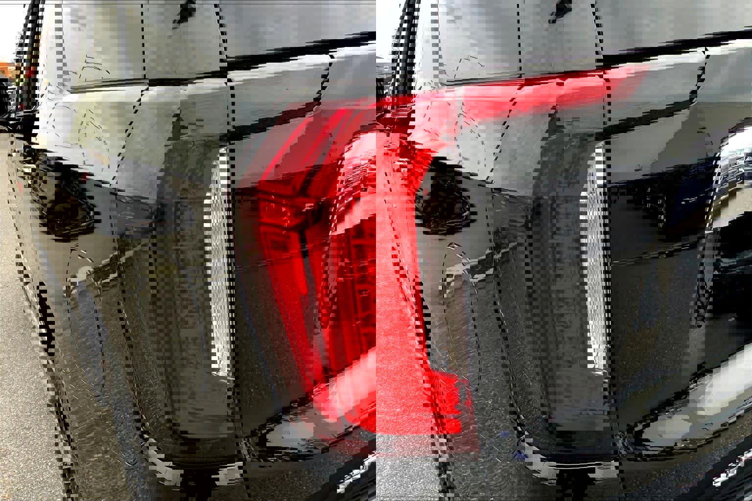 Used 2022 GMC Yukon SLT w/ SLT Luxury Package image 27