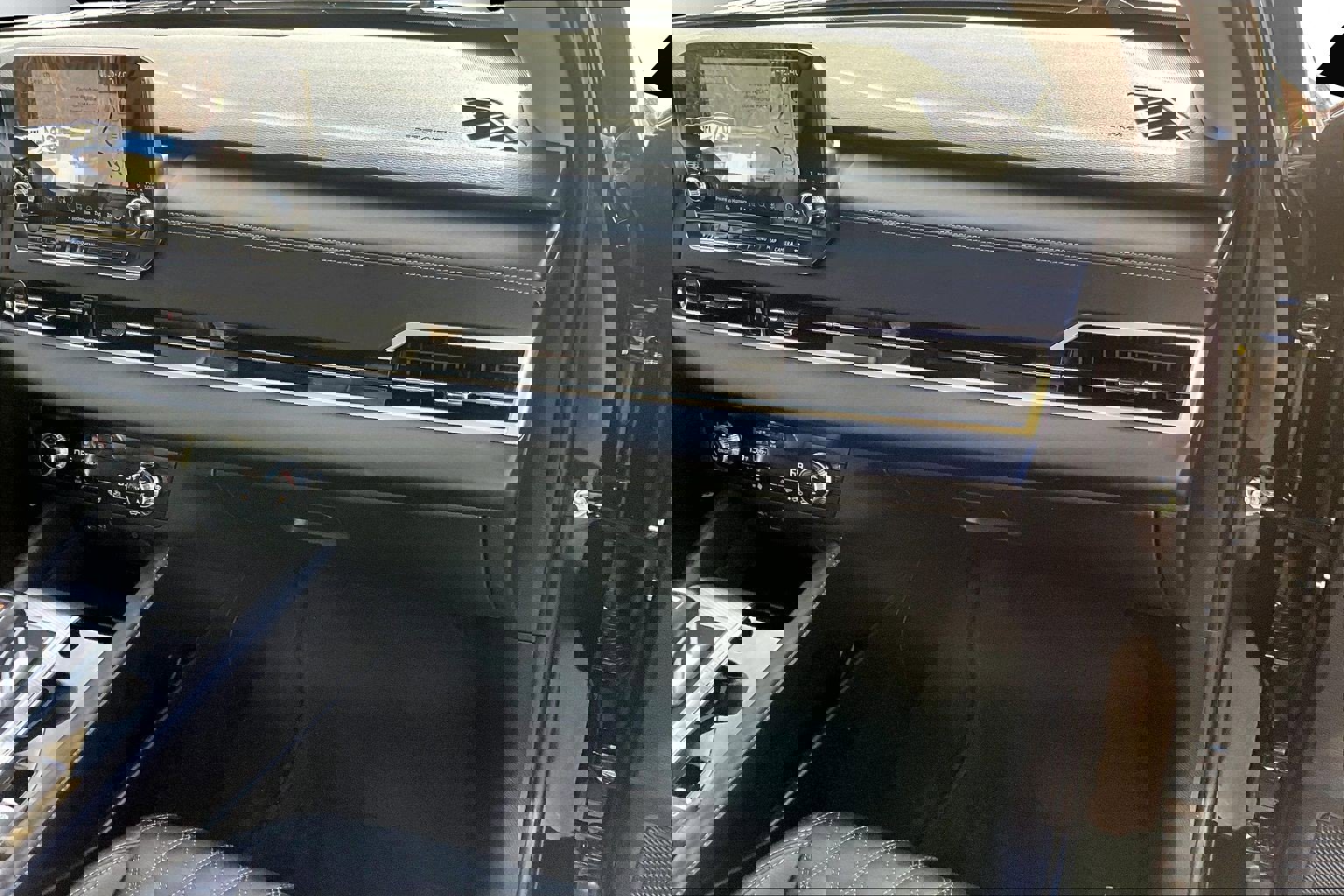 Used 2023 Mitsubishi Outlander SEL image 16