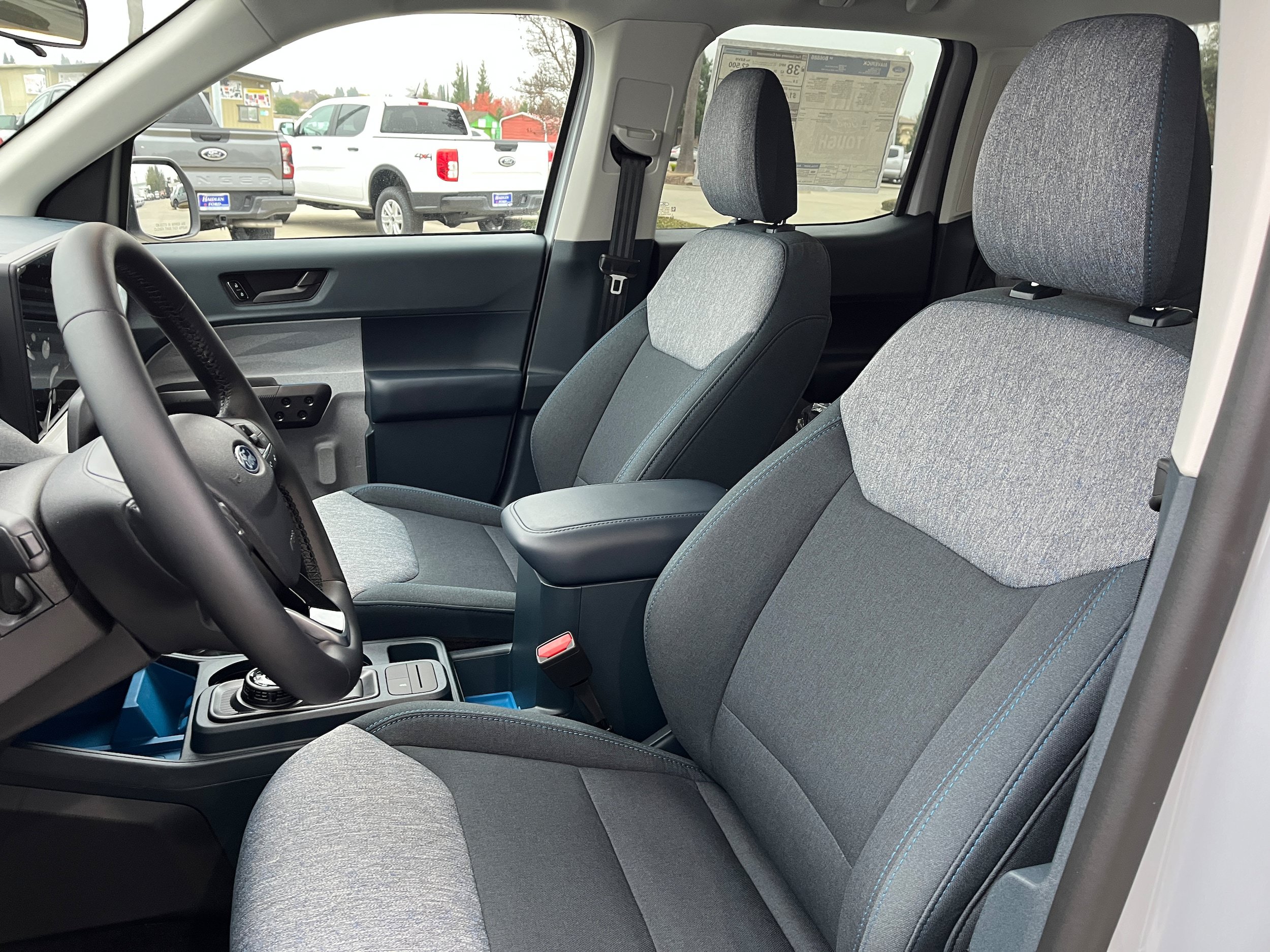 New 2025 Ford Maverick XLT w/ XLT Luxury Package FWD image 5