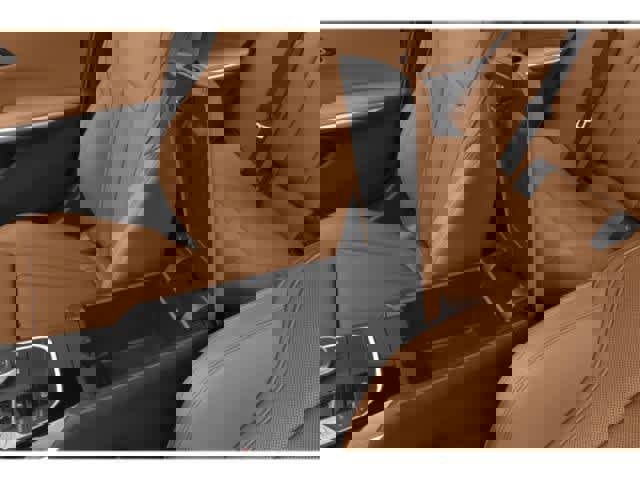 Used 2023 BMW 330i Sedan w/ Premium Package image 17