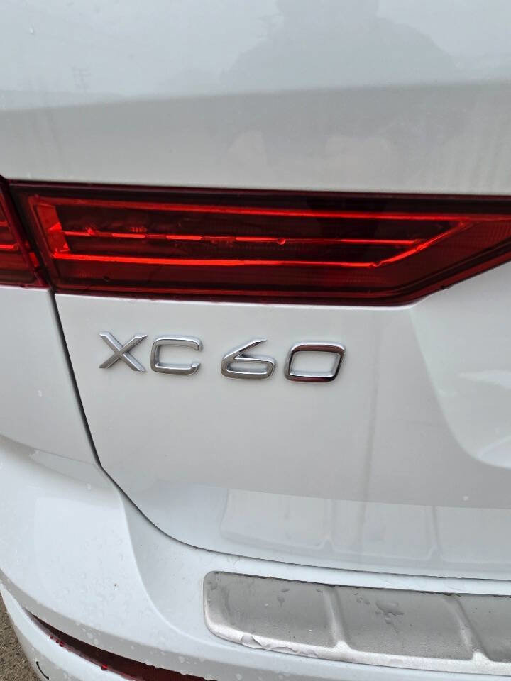 Used 2023 Volvo XC60 B5 Core image 8