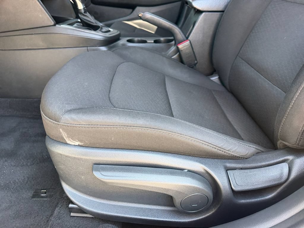 Used 2020 Hyundai Elantra SE w/ Cargo Package (C1) FWD image 11
