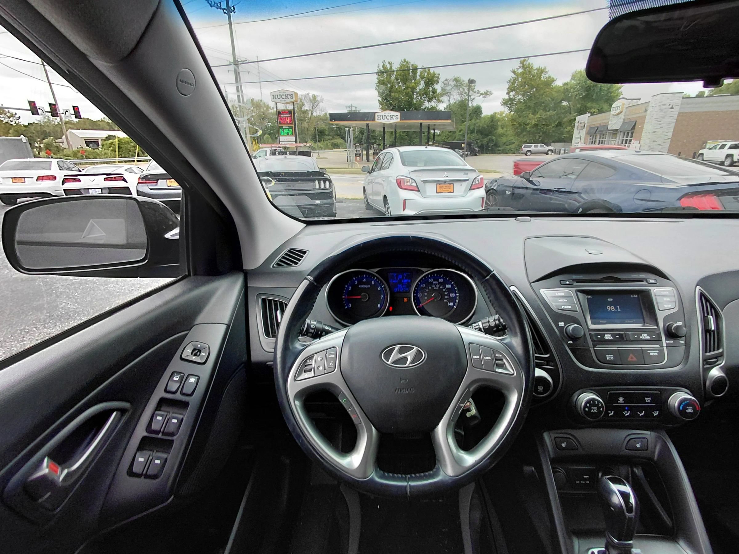 Used 2015 Hyundai Tucson SE FWD image 9