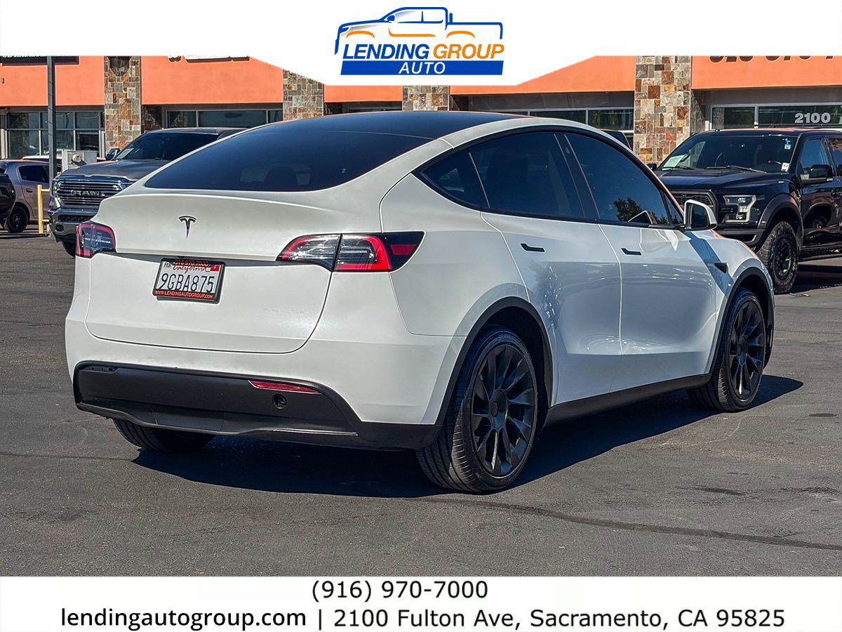 Used 2023 Tesla Model Y Long Range AWD/4WD image 3