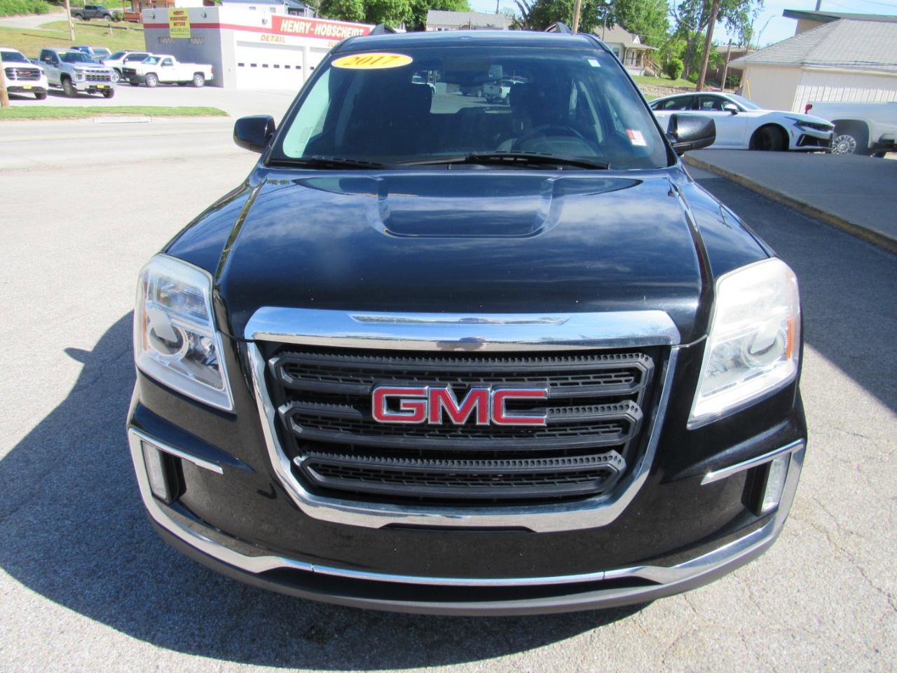 Used 2017 GMC Terrain SLE w/ Convenience Package AWD/4WD image 2