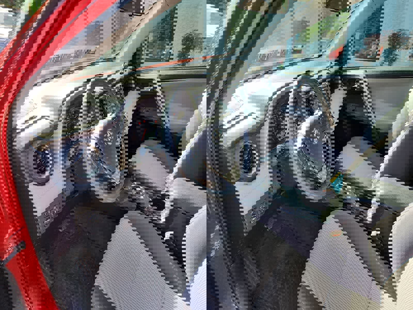 Used 2015 Toyota RAV4 XLE FWD image 13