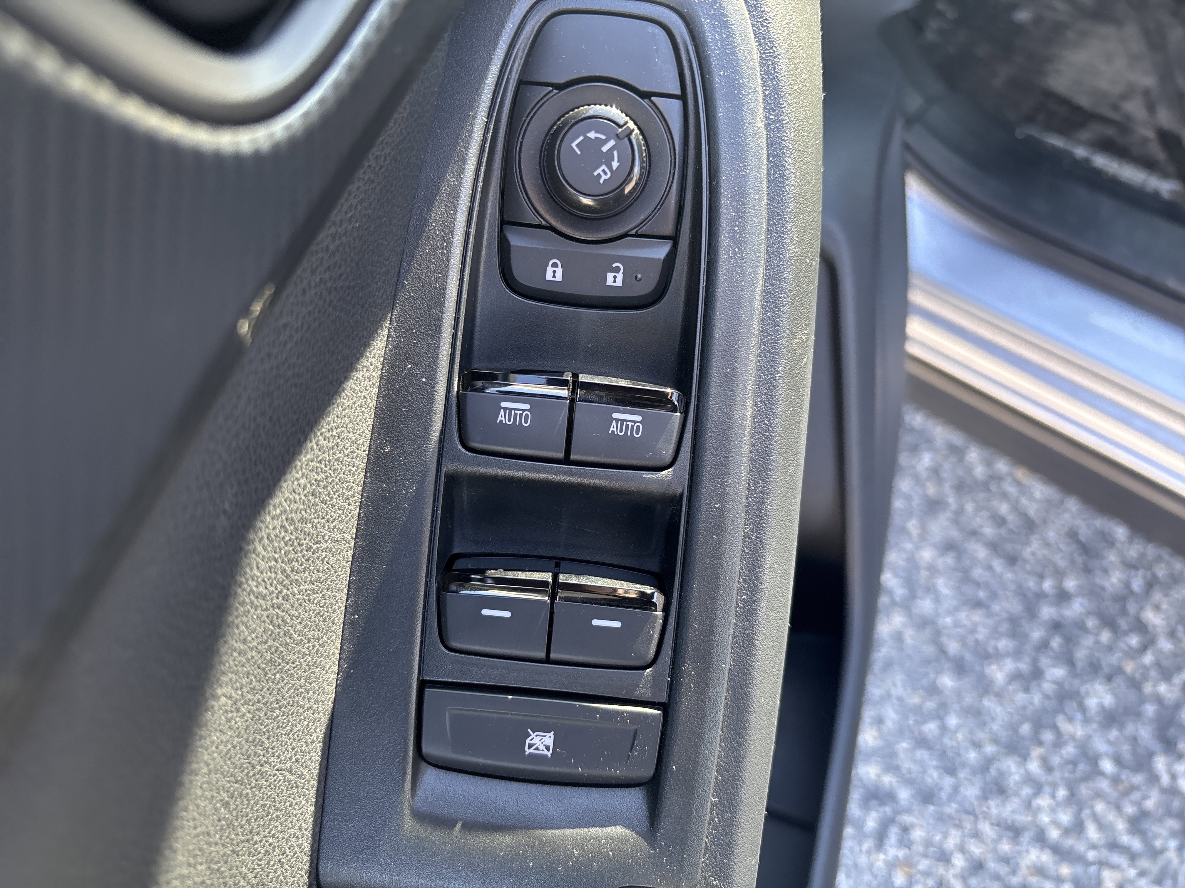 Used 2025 Subaru Crosstrek 2.0i Premium image 16