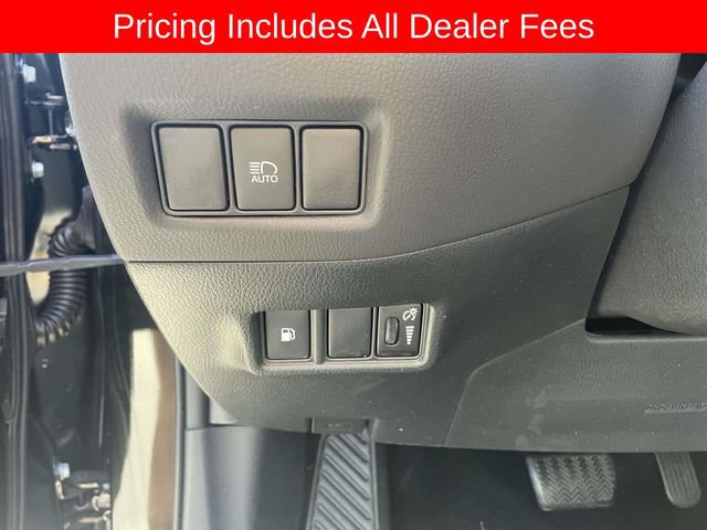 Used 2022 Toyota C-HR Limited FWD image 22