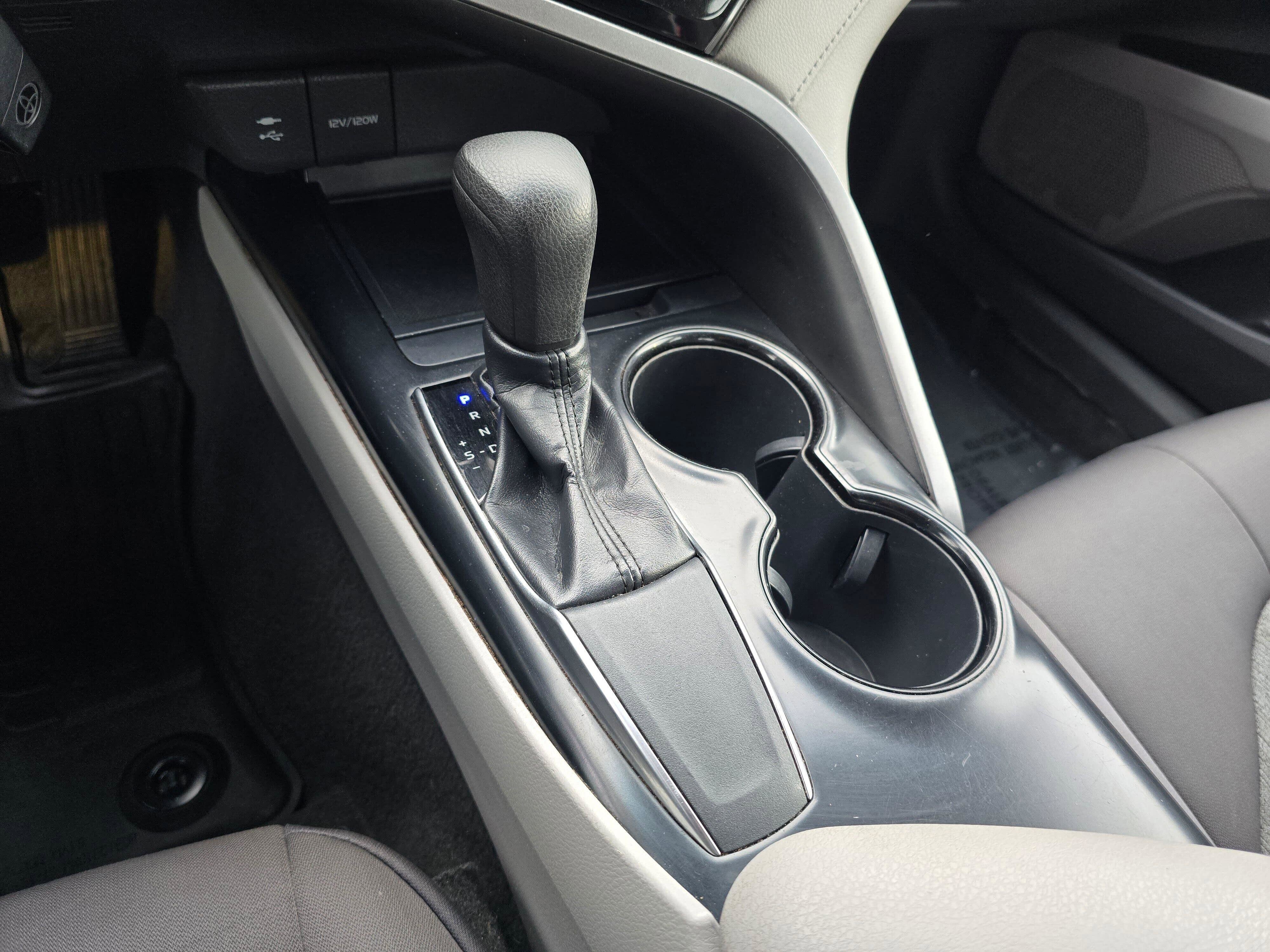 Used 2019 Toyota Camry LE FWD image 30