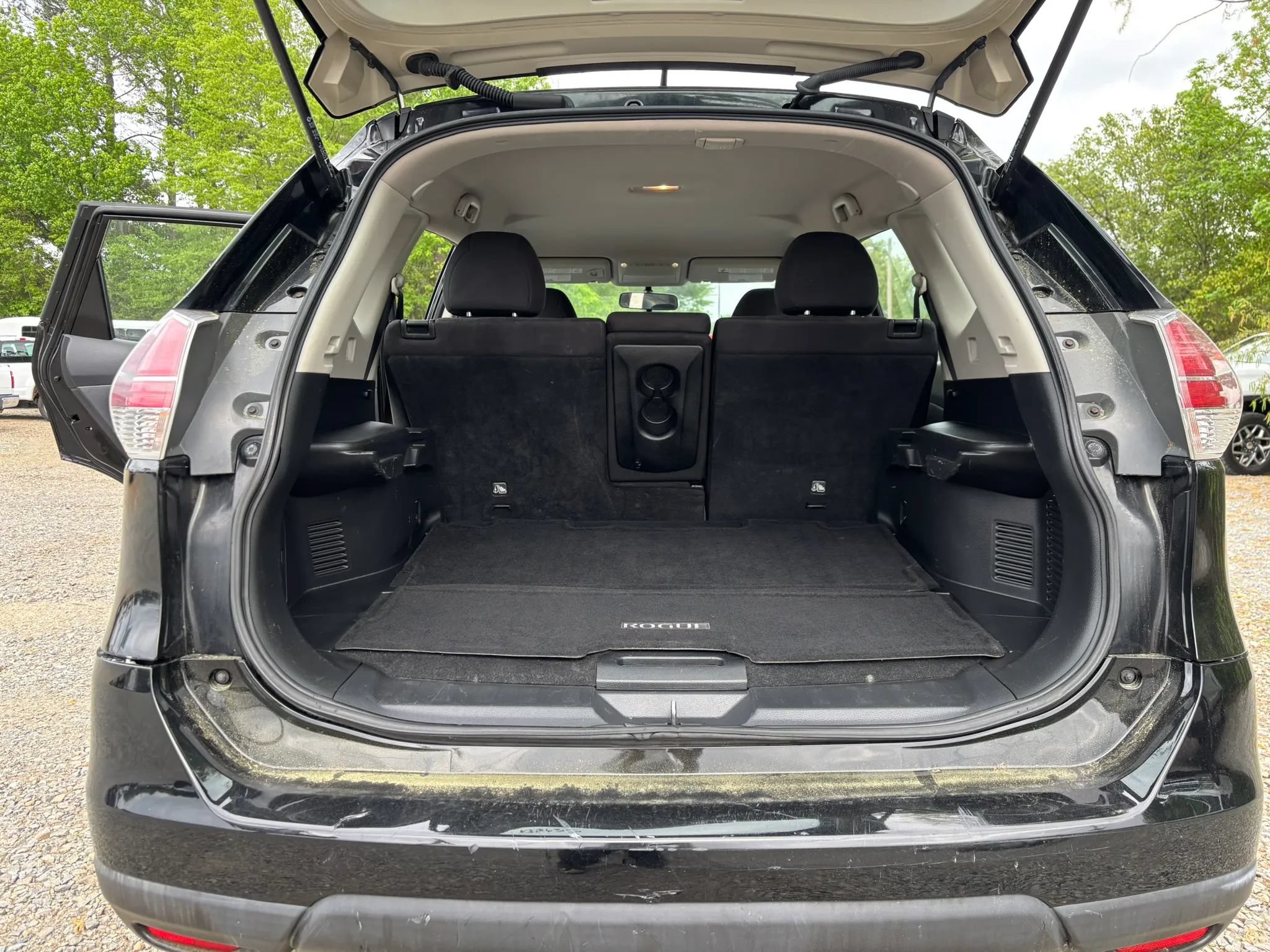 Used 2015 Nissan Rogue S FWD image 11