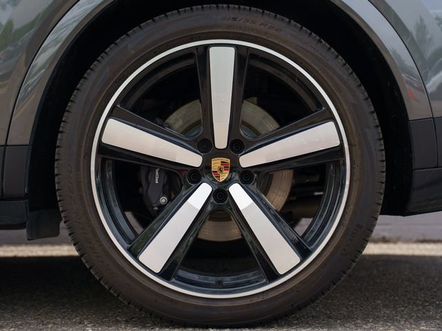 New 2026 Porsche Cayenne E-Hybrid AWD/4WD image 13