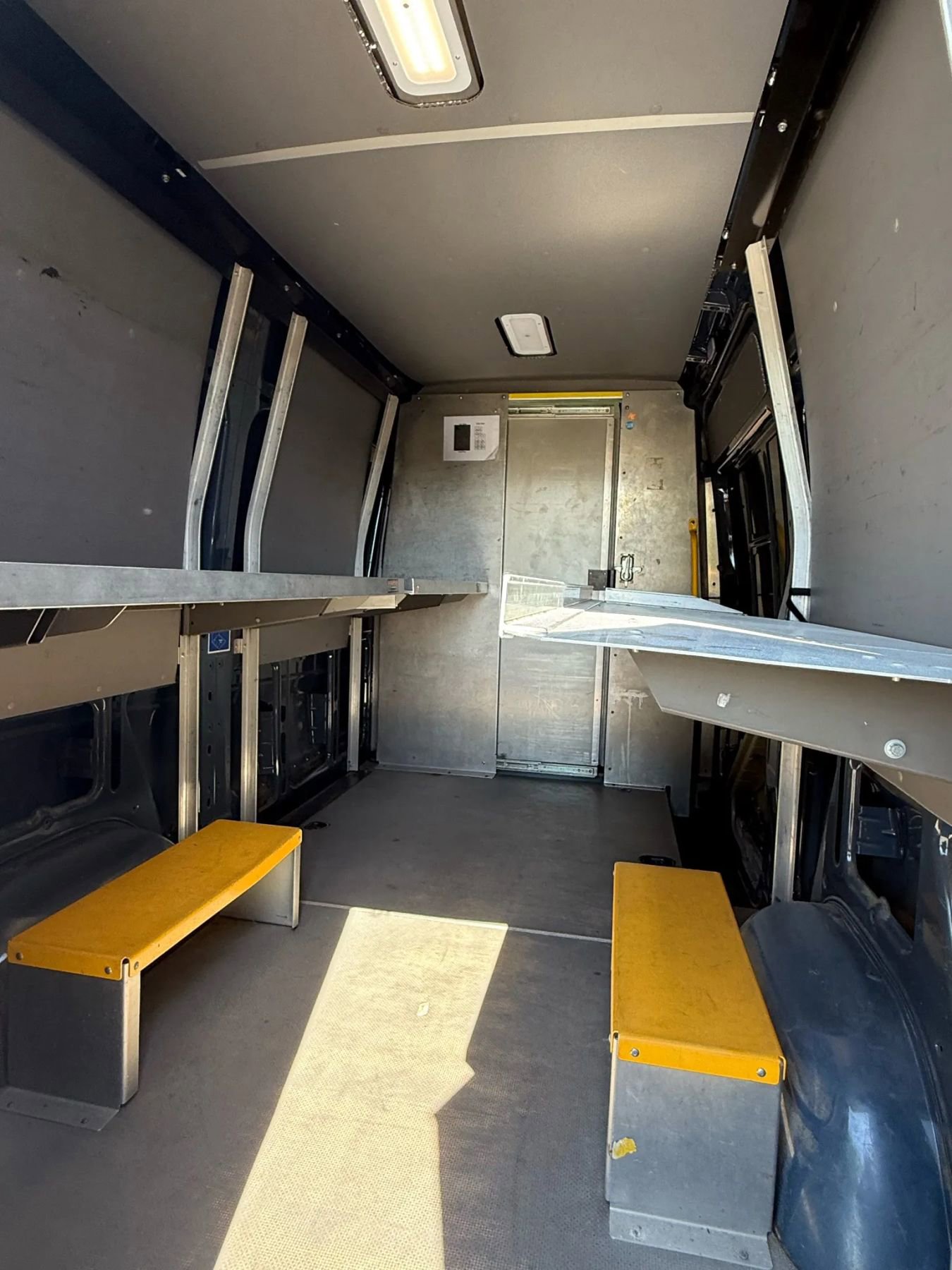 Used 2018 Mercedes-Benz Sprinter 2500 image 12