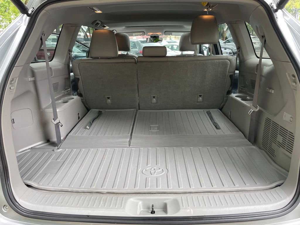 Used 2018 Toyota Highlander XLE AWD/4WD image 24