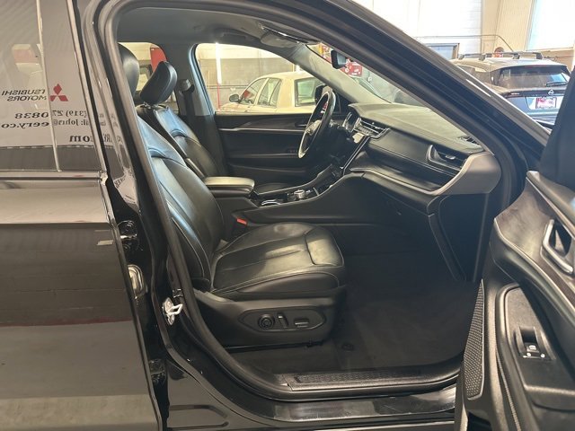 Used 2022 Jeep Grand Cherokee L Limited image 14