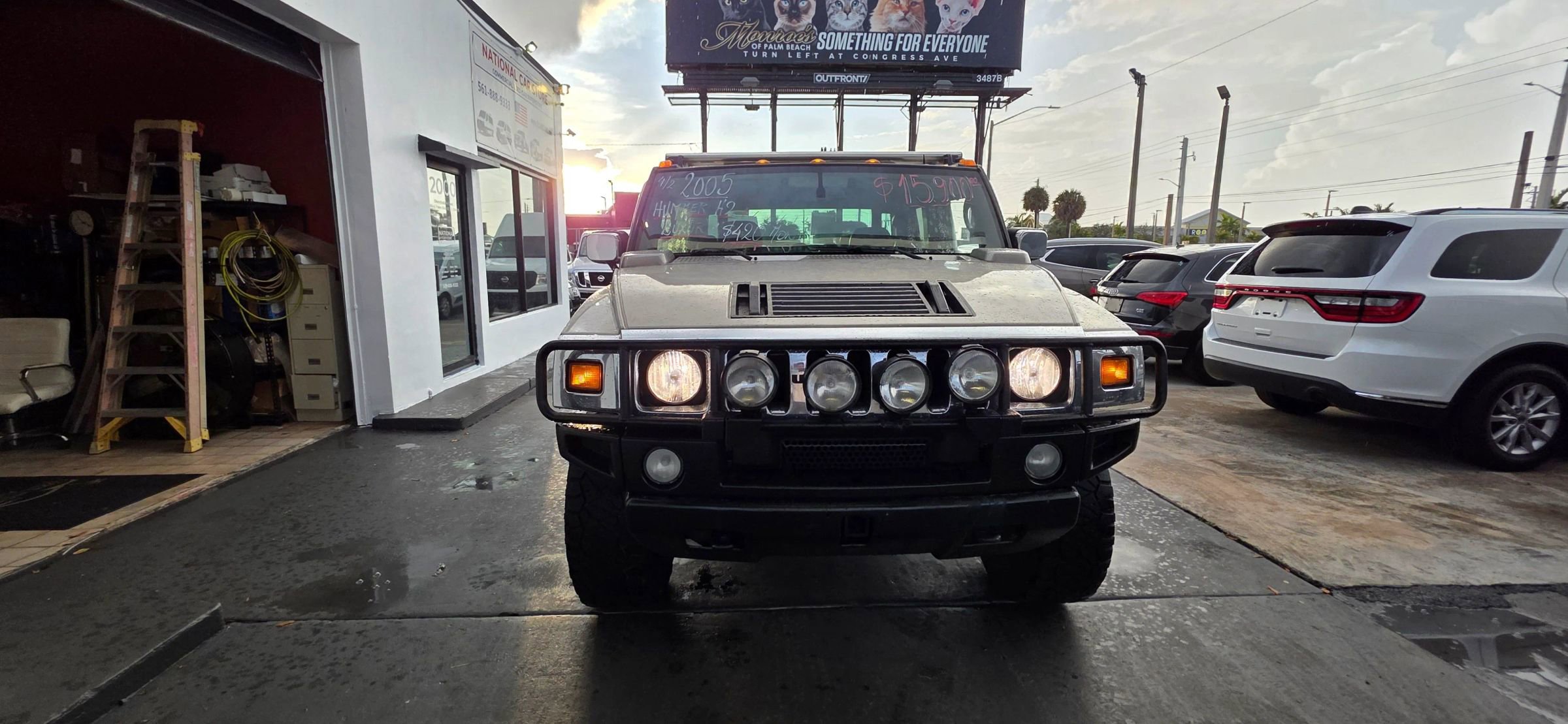 Used 2005 HUMMER H2 SUT w/ Preferred Equipment Group image 2