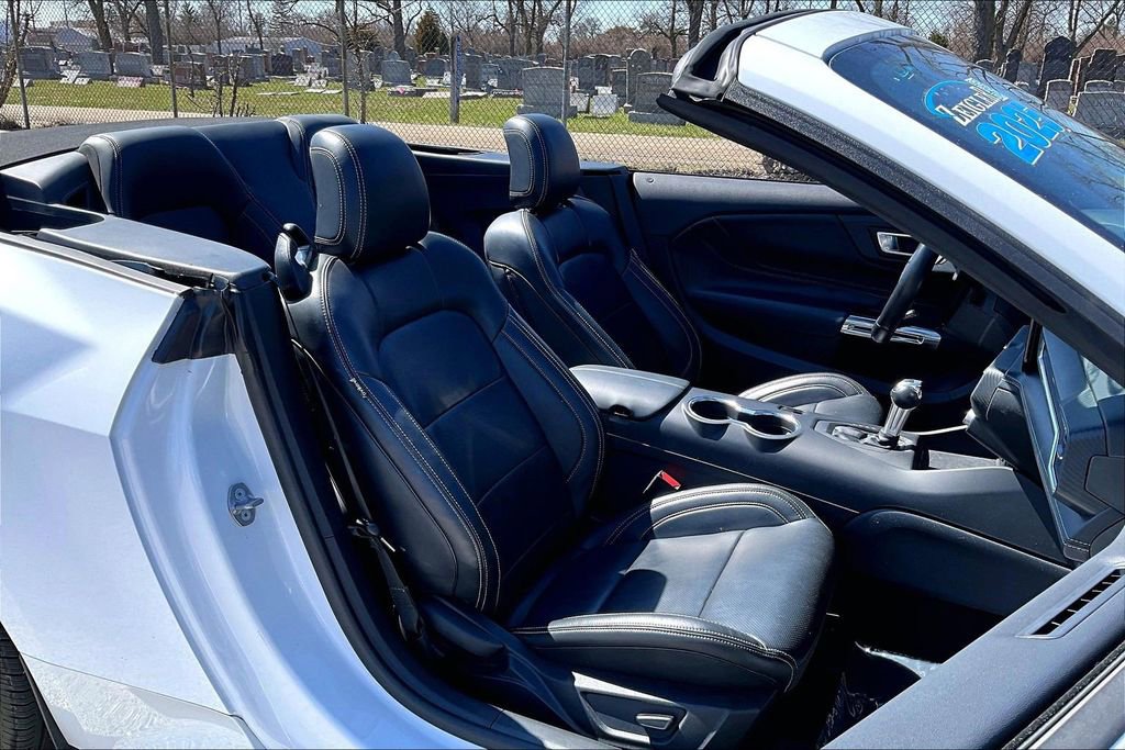 Used 2025 Ford Mustang Premium image 7