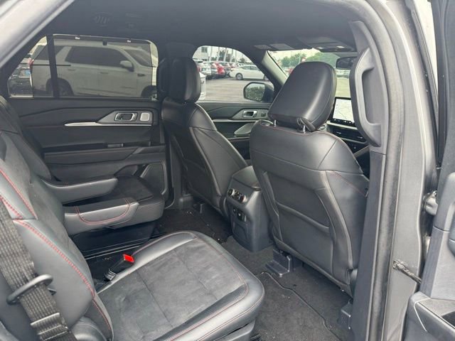 Used 2025 Ford Explorer ST RWD image 14