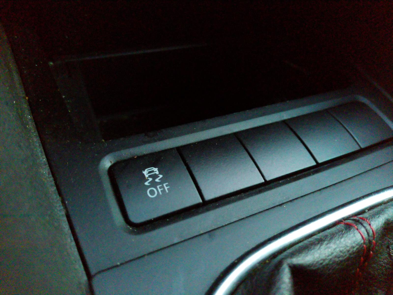 Used 2012 Volkswagen GTI 4-Door FWD image 13