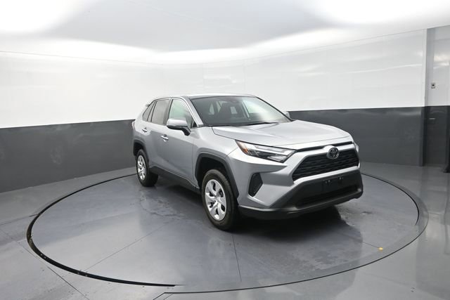 Used 2025 Toyota RAV4 LE AWD/4WD image 21