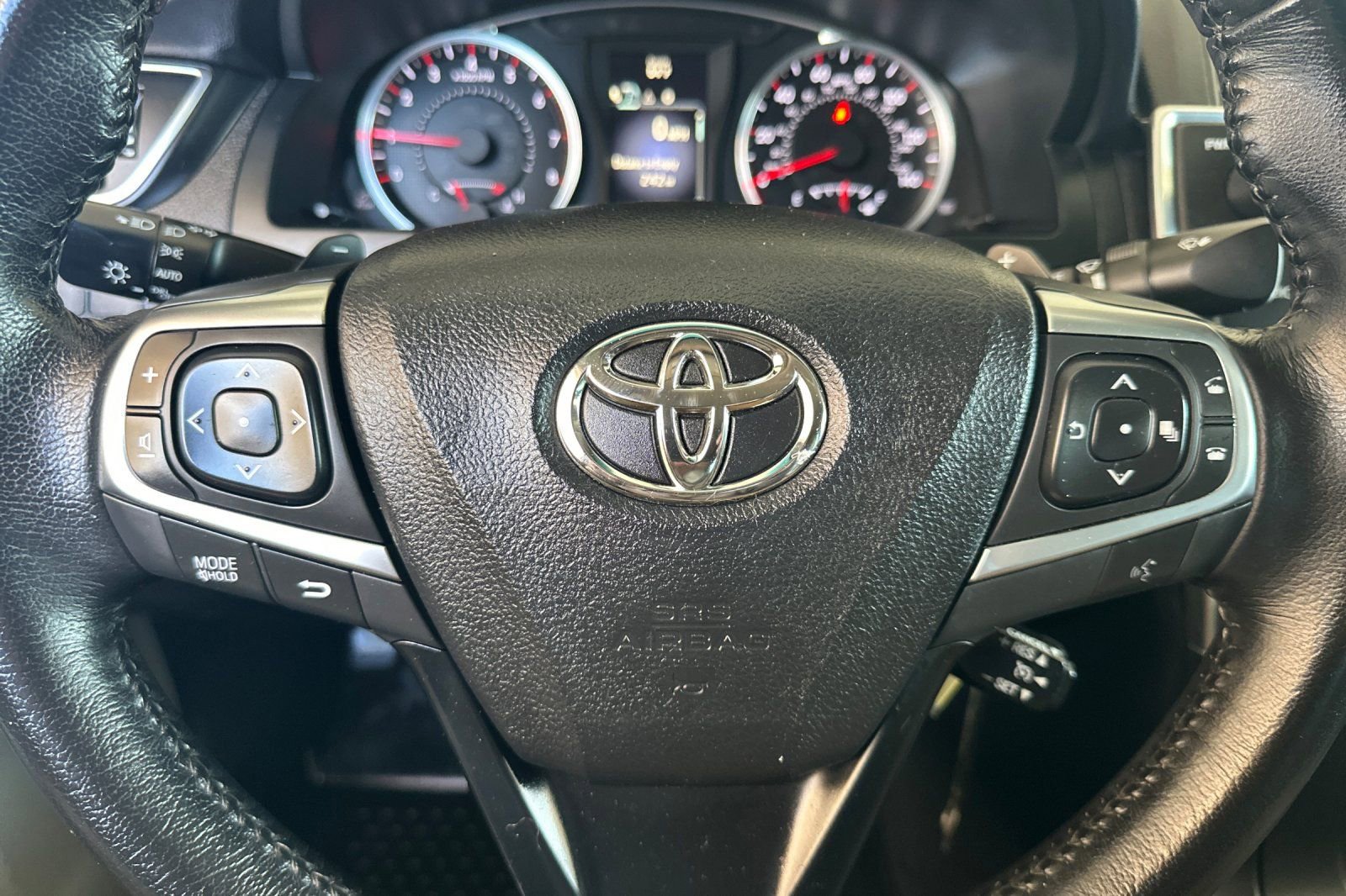 Used 2016 Toyota Camry SE image 18