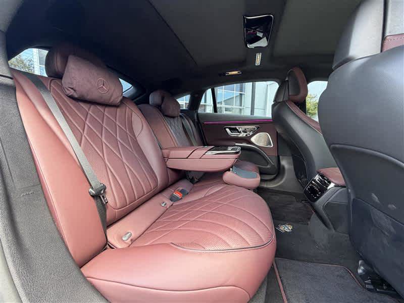 Used 2023 Mercedes-Benz EQS 580 4MATIC Sedan image 9