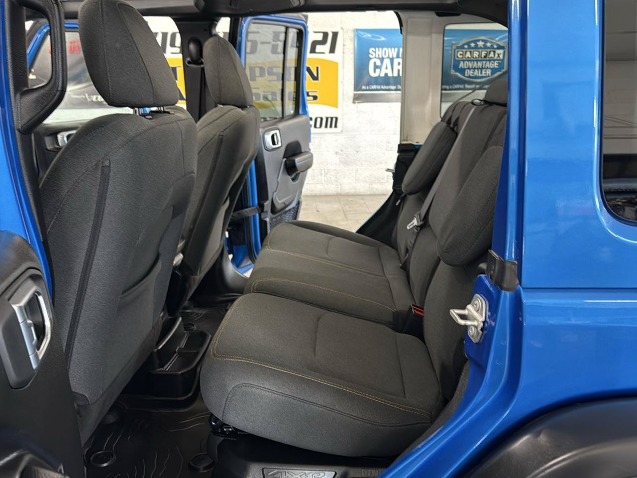 Used 2024 Jeep Wrangler Unlimited AWD/4WD image 32