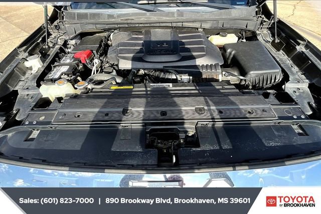 Used 2021 Nissan Titan SL w/ Moonroof Package image 8