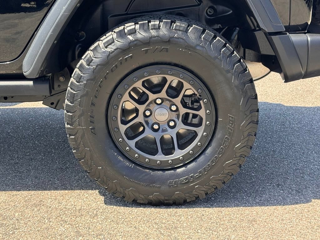 Used 2021 Jeep Wrangler Unlimited Rubicon w/ Xtreme Recon 35" Tire Package AWD/4WD image 14