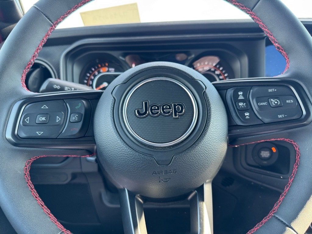 Used 2024 Jeep Wrangler Unlimited Rubicon w/ Technology Group image 14