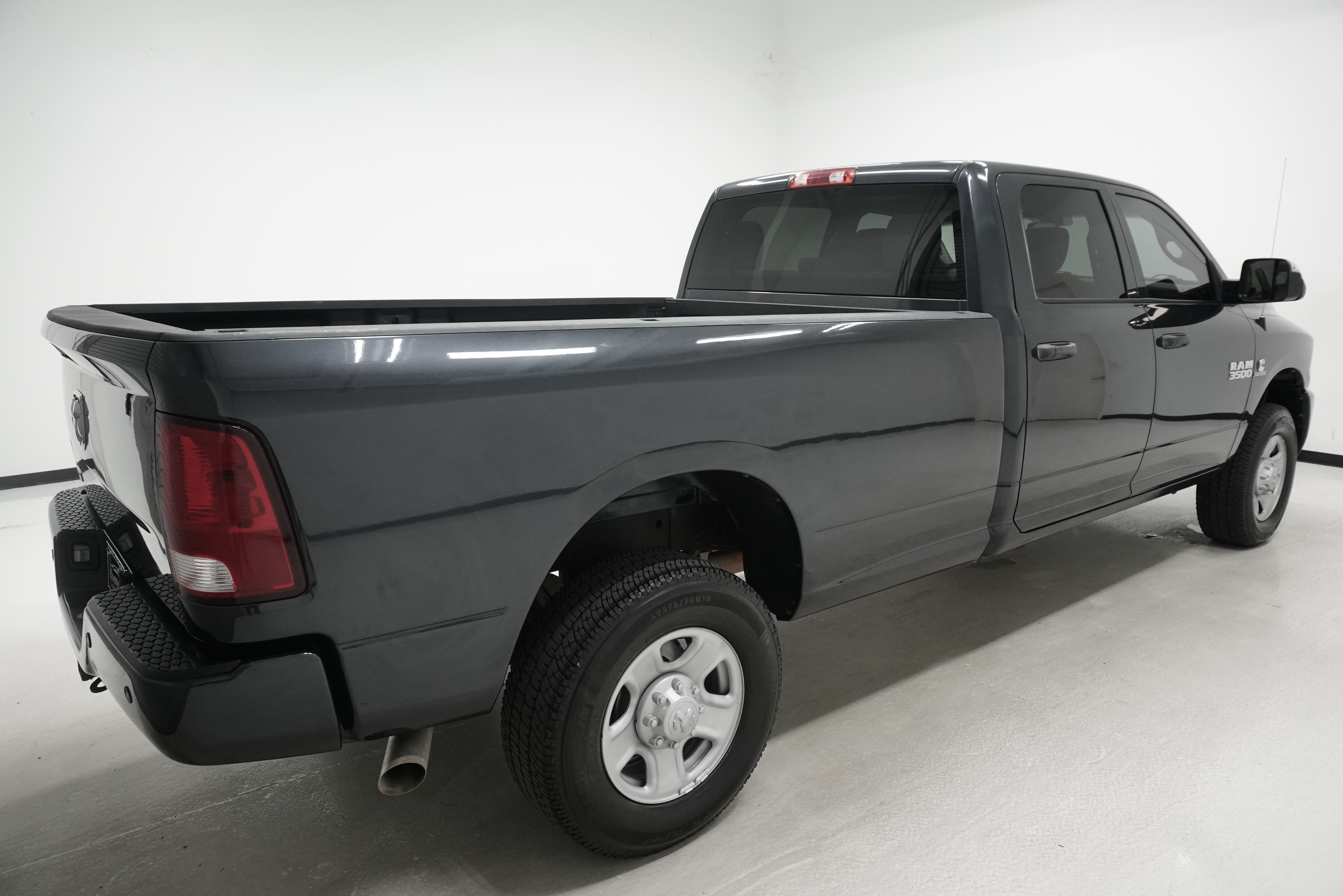 Used 2017 RAM 3500 Tradesman w/ Popular Equipment Group AWD/4WD image 4