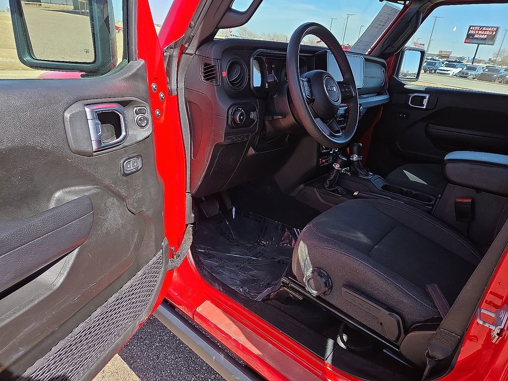 Used 2024 Jeep Wrangler Unlimited Rubicon image 21