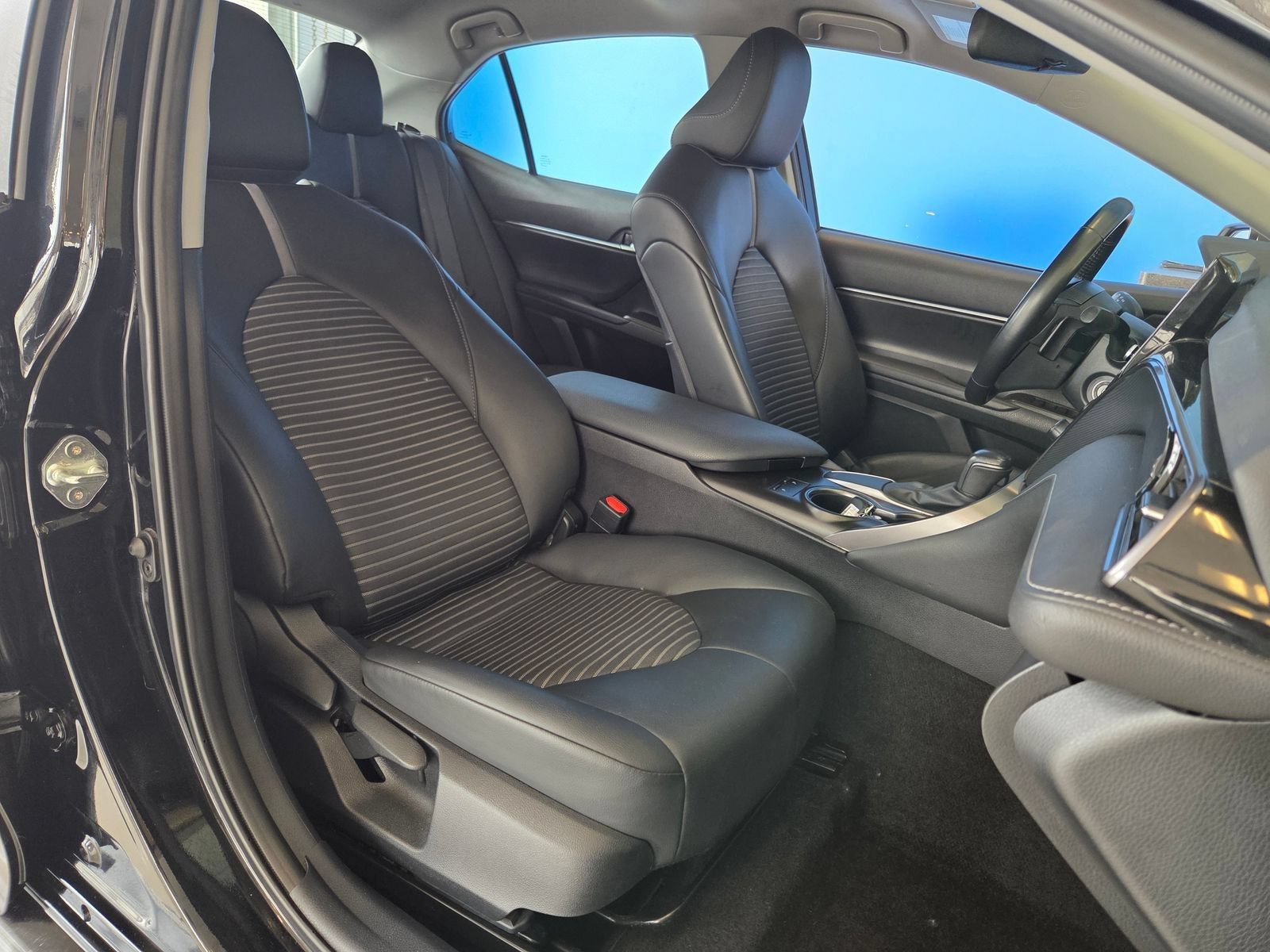 Used 2024 Toyota Camry SE FWD image 21