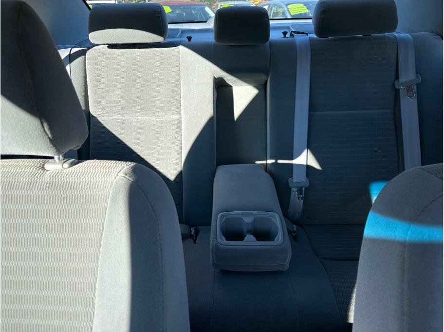 Used 2005 Toyota Camry LE FWD image 19