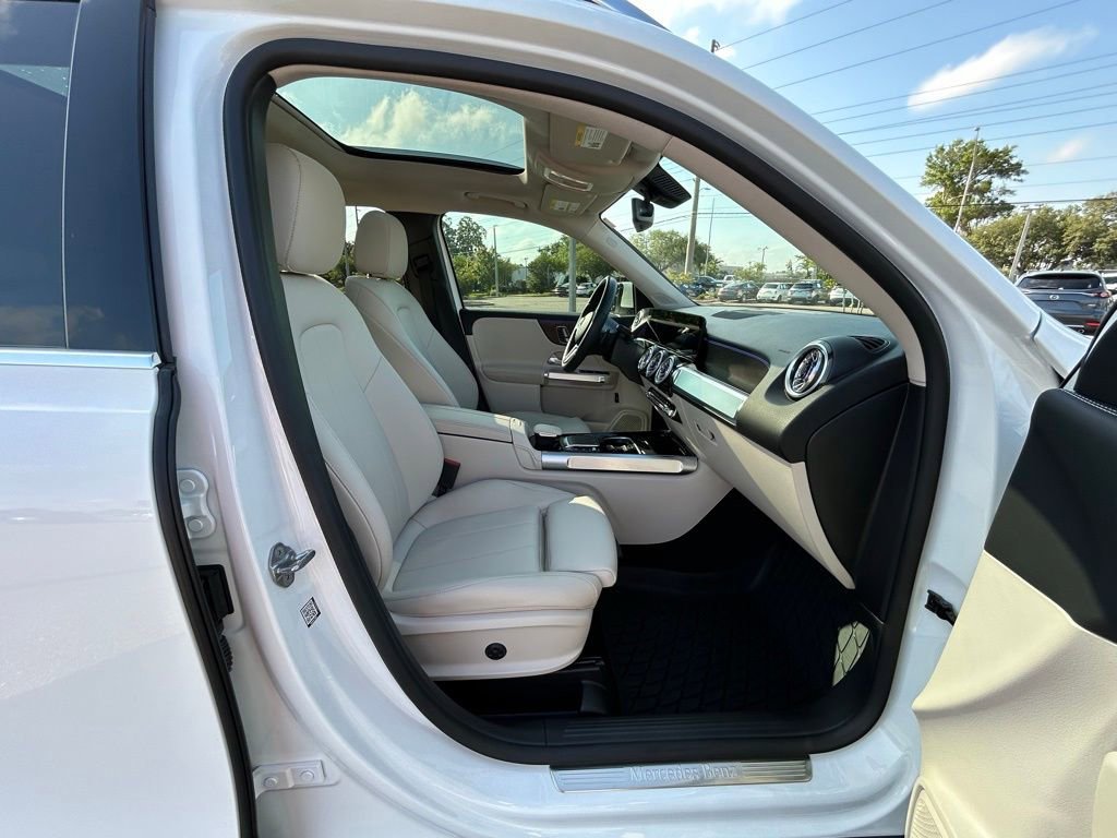 Used 2023 Mercedes-Benz GLB 250 4MATIC image 43
