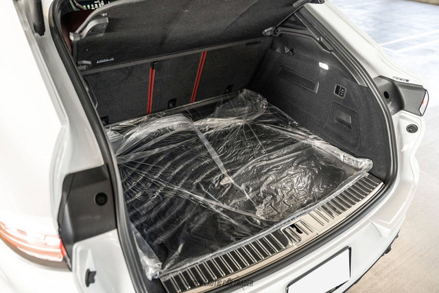 Used 2023 Porsche Cayenne Turbo AWD/4WD image 71
