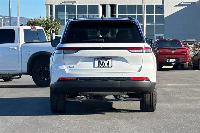 New 2025 Jeep Grand Cherokee Limited w/ Trailer Tow Package image 5