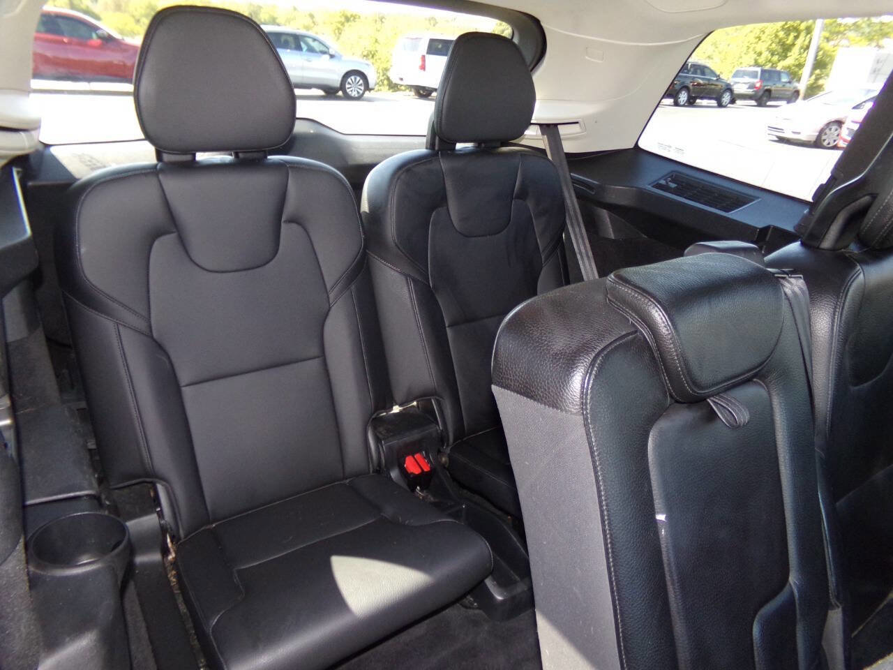 Used 2016 Volvo XC90 T6 Momentum w/ Momentum Plus Package image 26