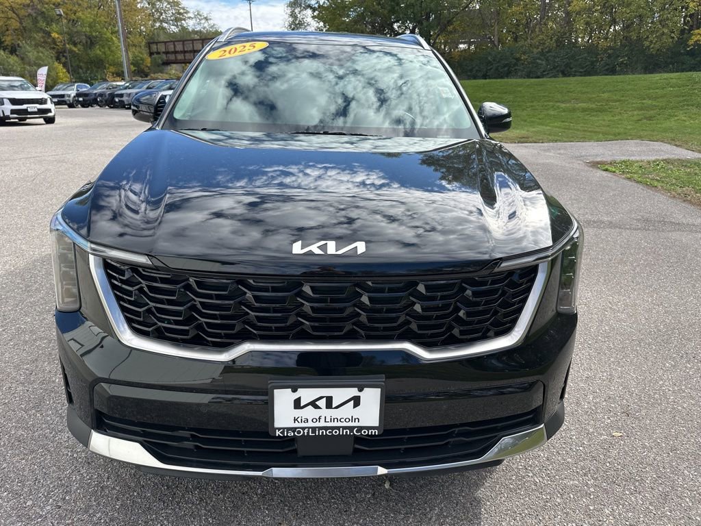 Certified 2025 Kia Sorento S image 2