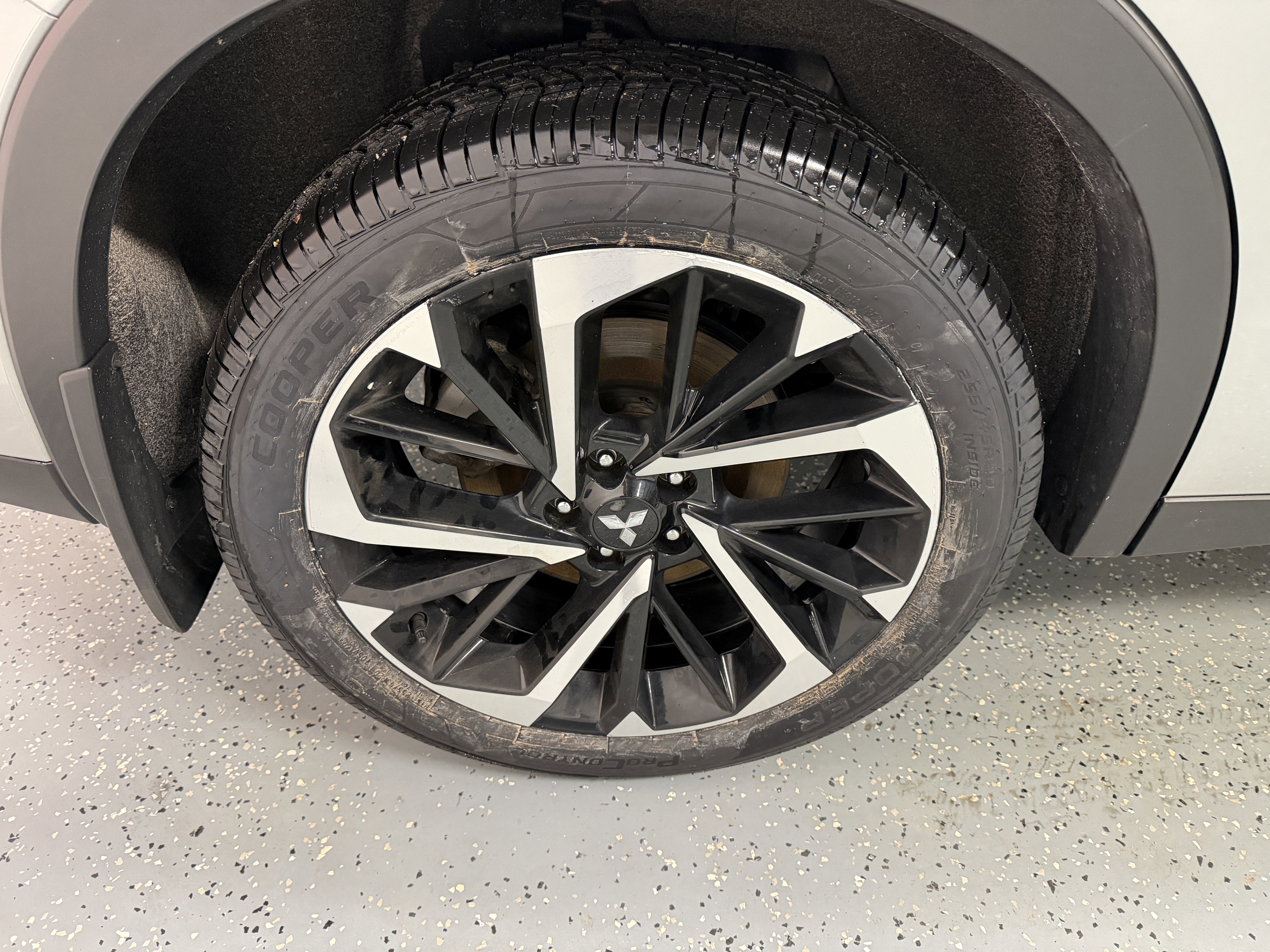 Used 2024 Mitsubishi Outlander SE image 25