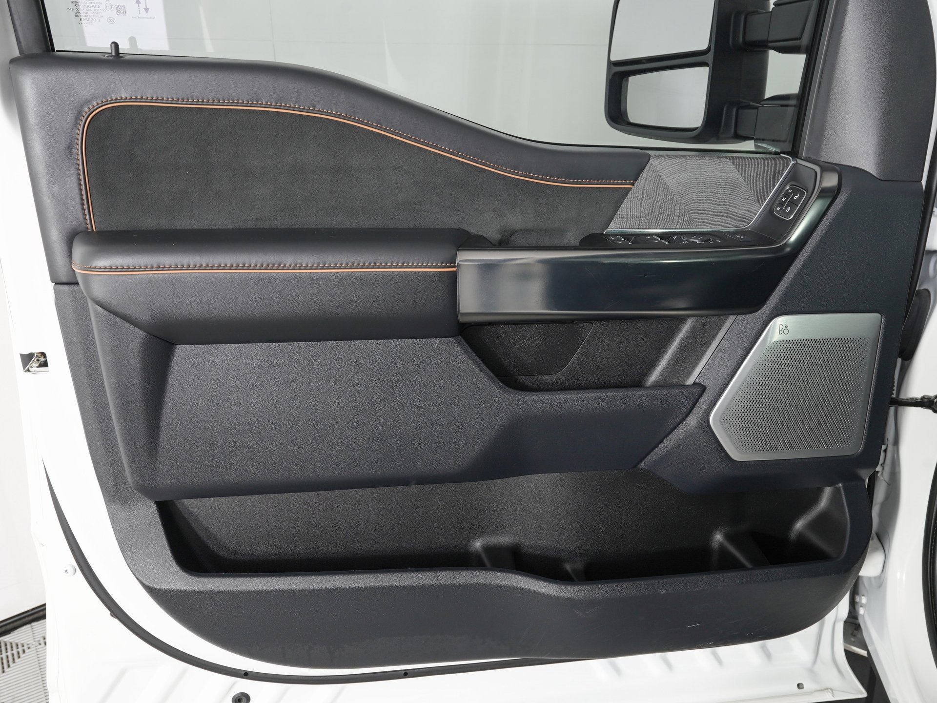 Used 2023 Ford F450 Platinum w/ FX4 Off-Road Package image 15