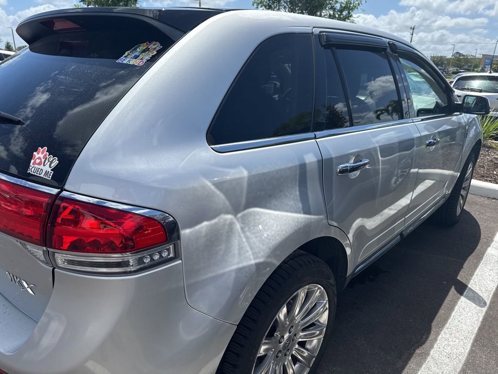 Used 2014 Lincoln MKX FWD w/ Equipment Group 102A image 3