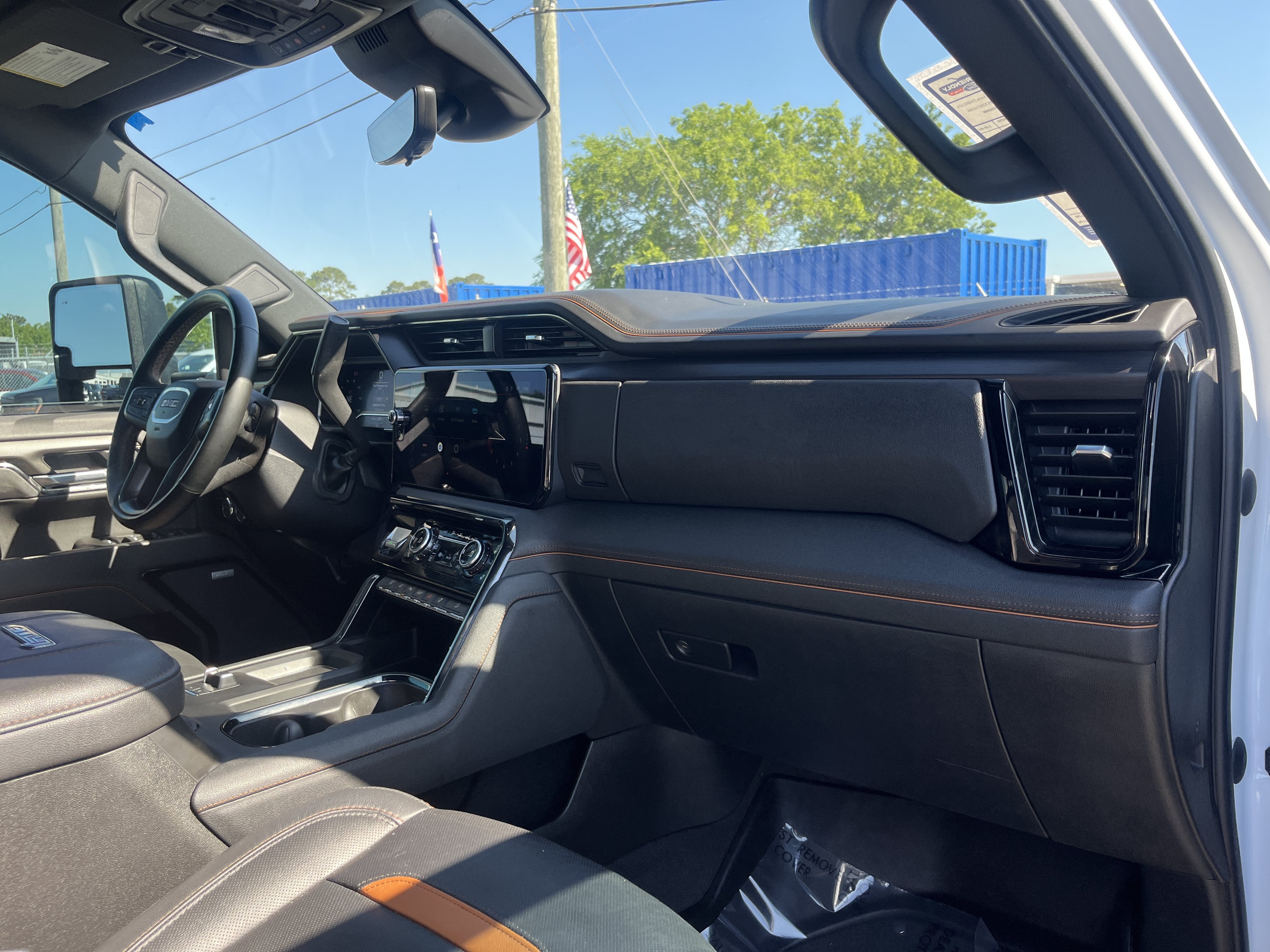 Used 2024 GMC Sierra 2500 AT4 w/ AT4 Premium Plus Package AWD/4WD image 16