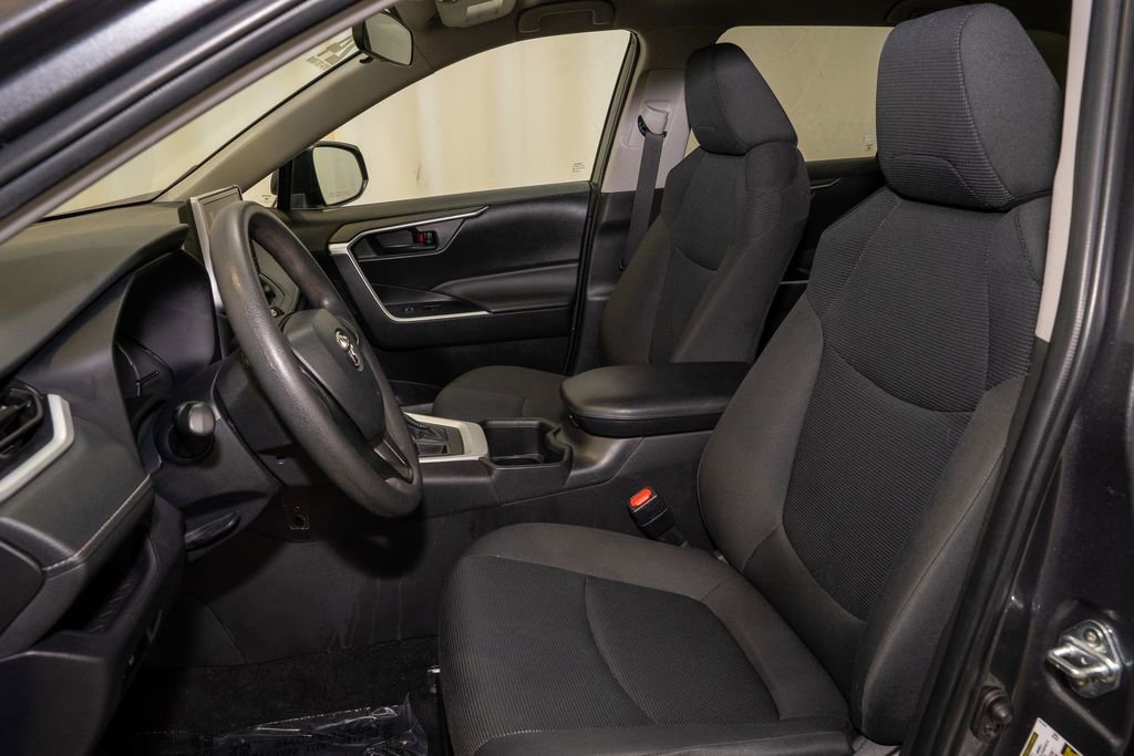 Used 2024 Toyota RAV4 LE image 9