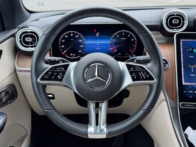 Used 2023 Mercedes-Benz GLC 300 4MATIC image 13
