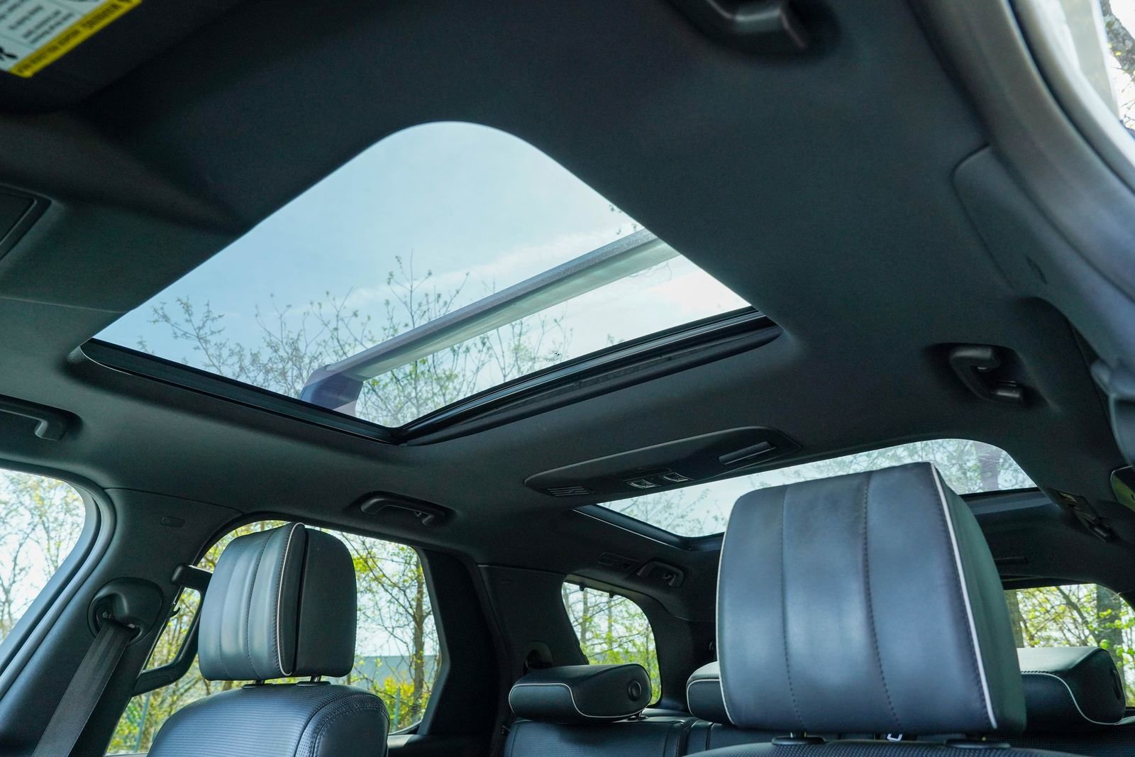 Used 2018 Land Rover Discovery HSE Luxury image 28