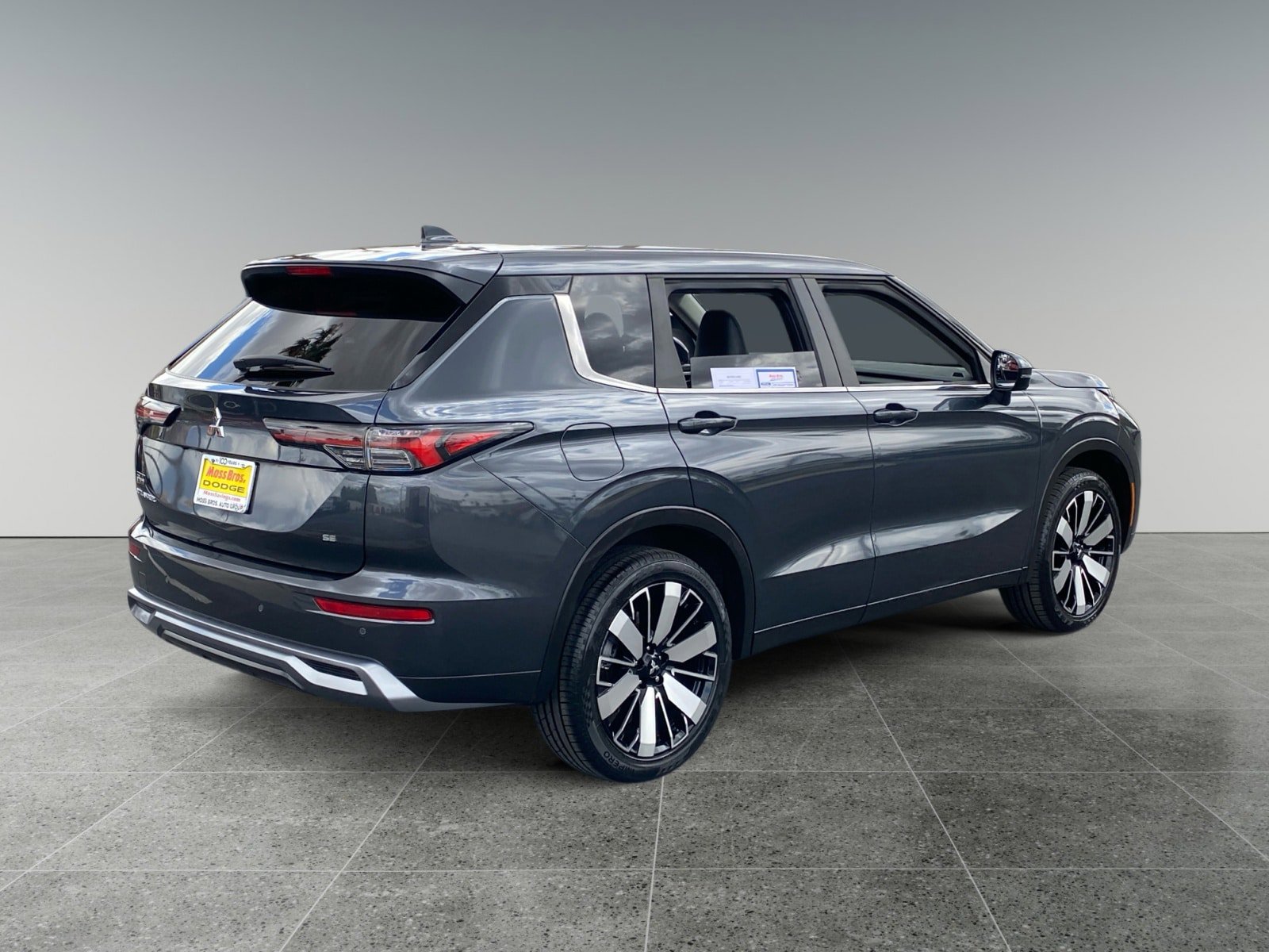 Used 2025 Mitsubishi Outlander AWD image 5