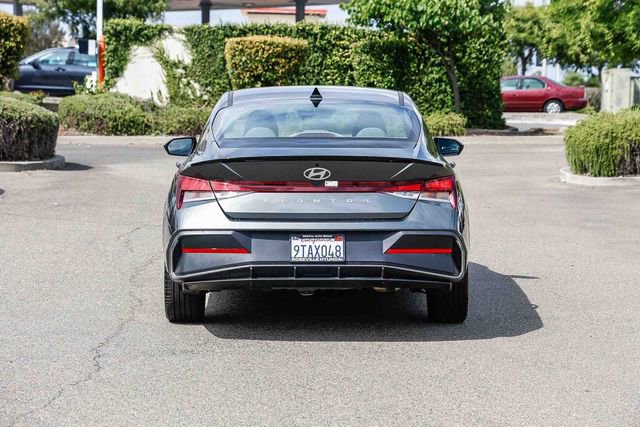 Certified 2025 Hyundai Elantra Sport FWD image 4