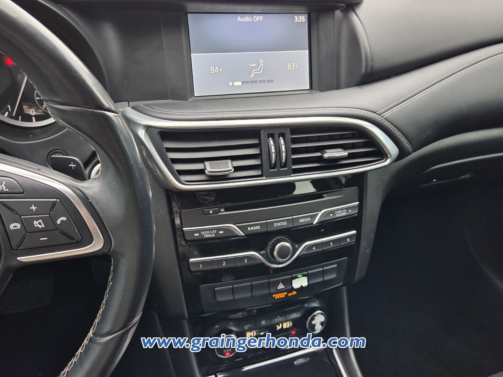 Used 2018 INFINITI QX30 image 17